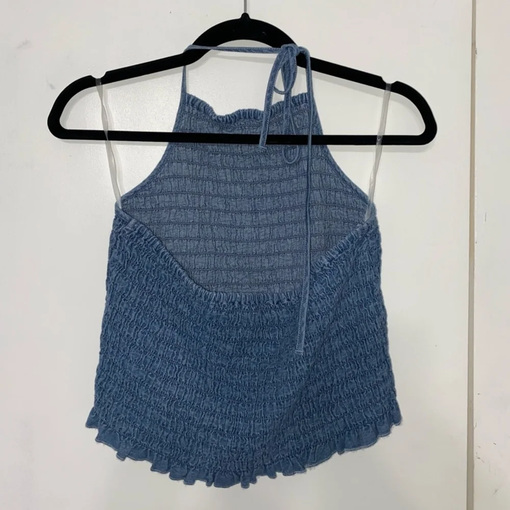American Eagle Outfitters Cropped Smocked Blue Sleeveless Top, Size Medium - Picture 3 of 4